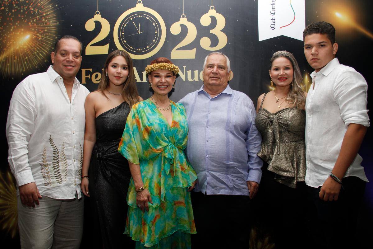Raul Stambuelie, Jessica Stambulie, Norah Segrera, Lisandro López, Jessica López y Richar Stambulie