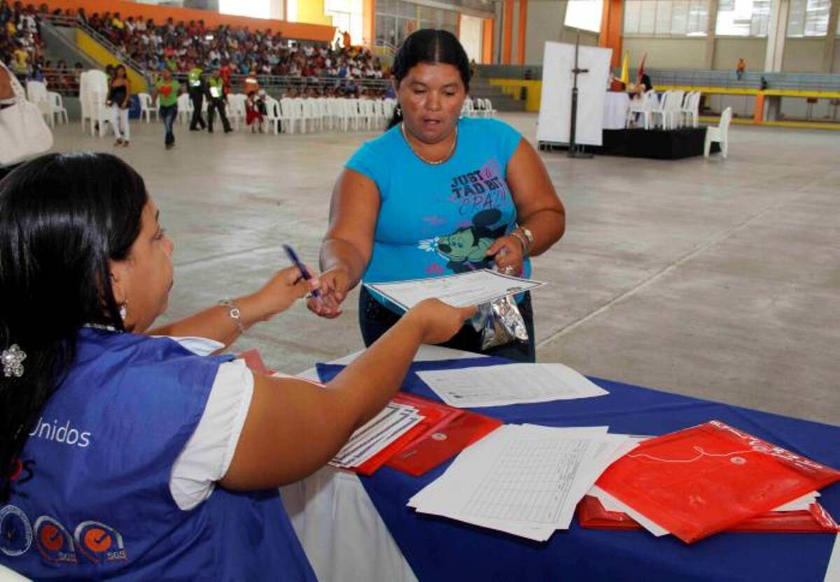 Los participantes se mostraron muy entusiastas al recibir los certificados para mejorar su hoja de vida y tener más oportunidades laborales. KAILLINE GIRALDO / EL UNIVERSAL