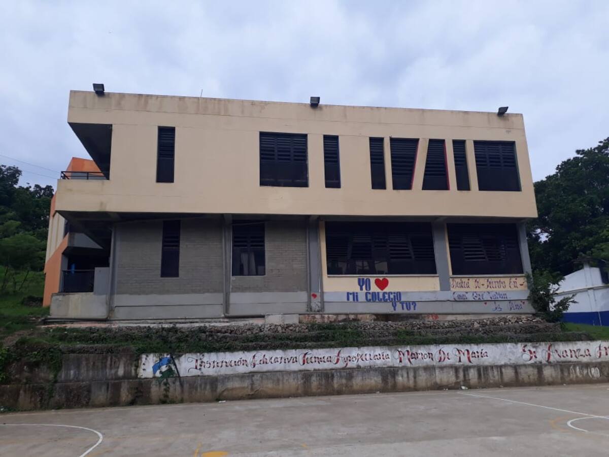 En la vereda Mamón de María, el megacolegio está sin electrificar por la deuda del municipio. Lila Leyva Villarreal