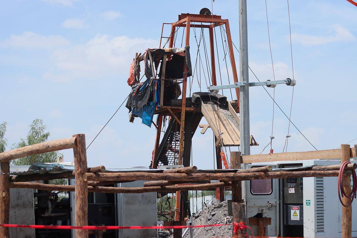 Presidente de México mantiene fe de salvar con vida a mineros atrapados