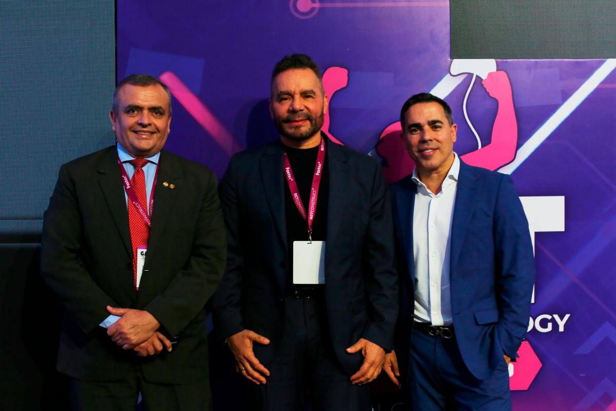 Carlos Liceras, Jaime Esparza y Fernando Jibero.