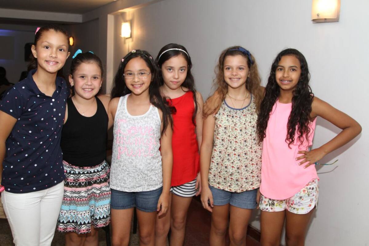 Fiorella Minervini, Isabella Cabrera, Gabriela Rodríguez, Luna Bagnoli Serrano, María Paz Costa Vivero y Manuela Vásquez Salas.