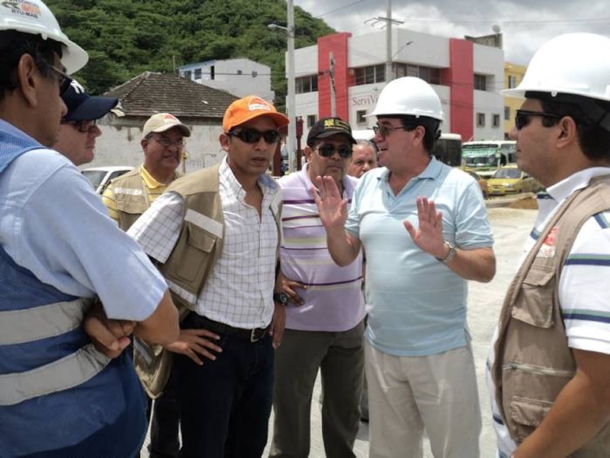 José López pidió al ministro gestiónar nuevos recursos para avanzar en el proyecto. Cortesía
