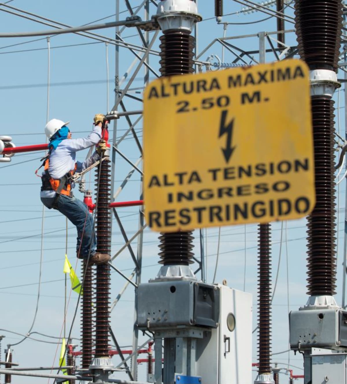 Mantenimiento torre de energi?a. INTERCOLOMBIA