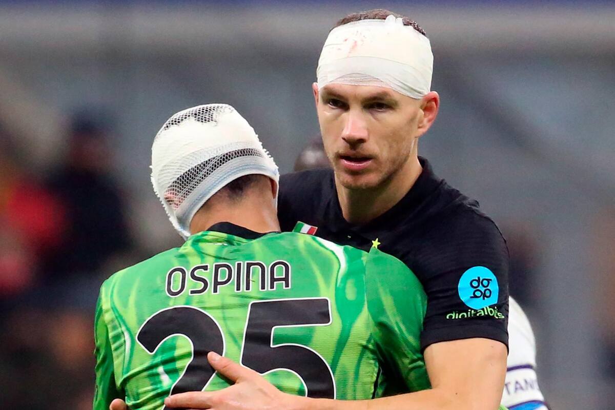 El fuerte choque entre Ospina y Dzeko no paso a mayores para ambos jugadores