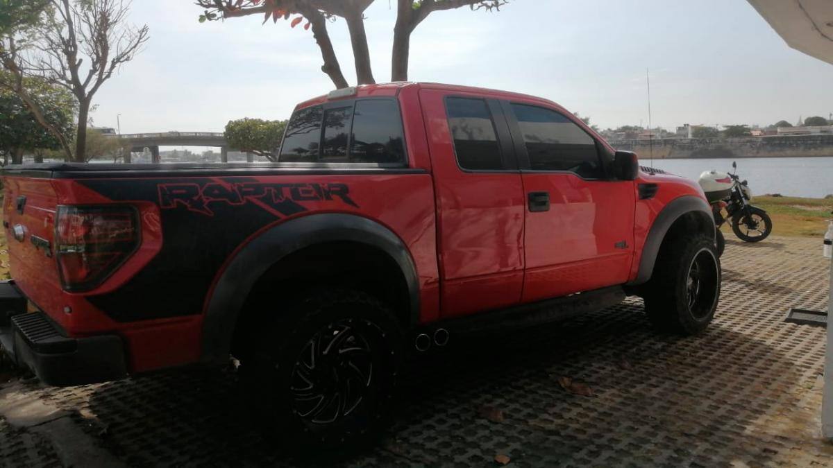 Camioneta incautada en el hecho.