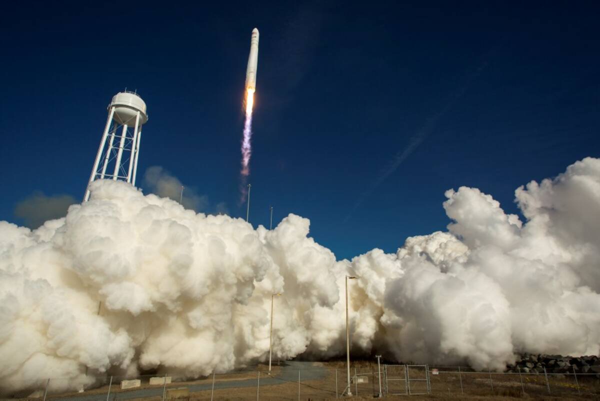 El cohete es la primera misión de reabastecimiento oficial de la compañía a la Estación Espacial Internacional. AP Bill Ingalls