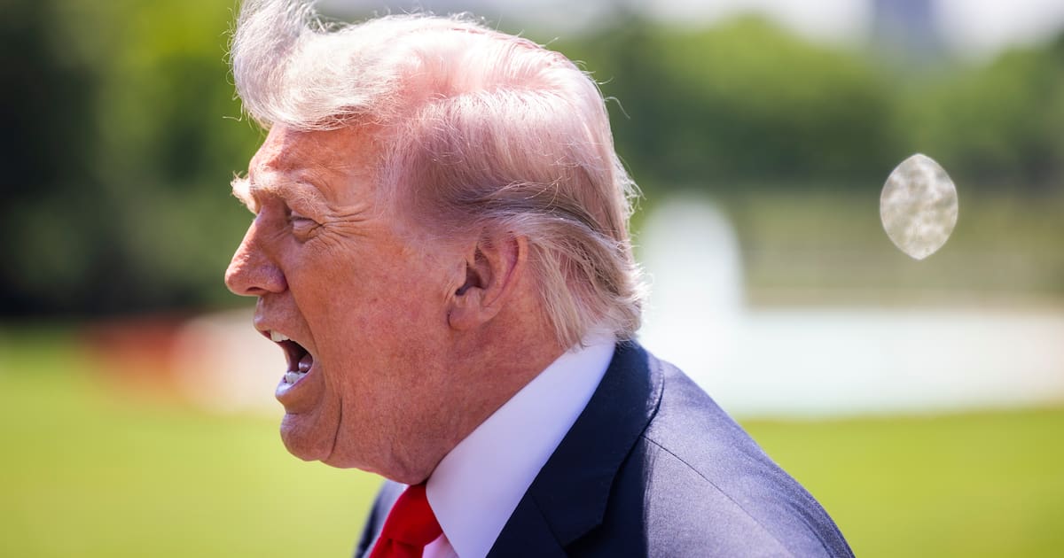 Trump critica al papa León XIV y al alcalde de Chicago, Brandon Johnson