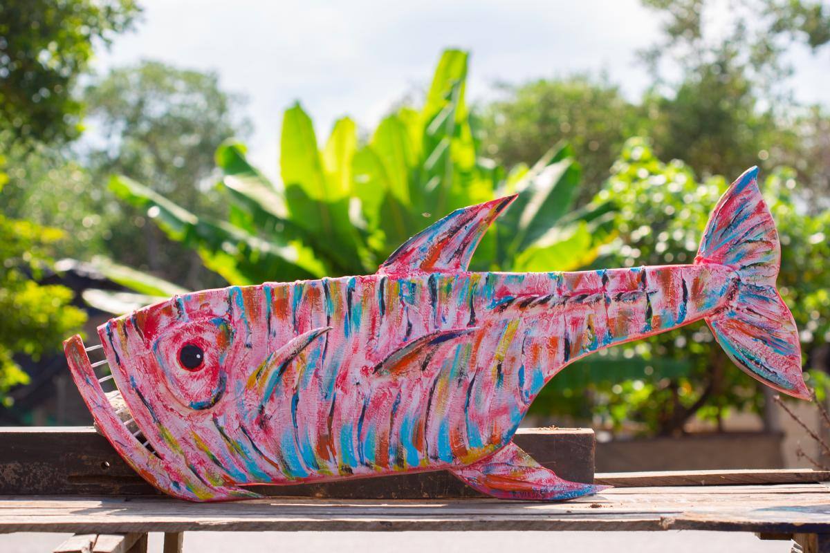 Los peces son los más solicitados por los clientes, hay barracudas muy reales, que toman otros elementos además de la madera para demostrar la experticia de su creador.//FOTOS: FERNANDO PARRA LÓPEZ - El Universal.