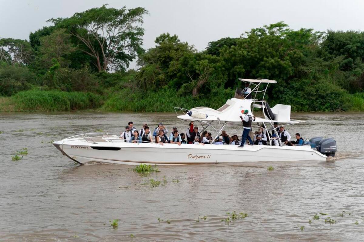 Gobierno e inversionistas de diferentes países recorrieron el canal del Dique