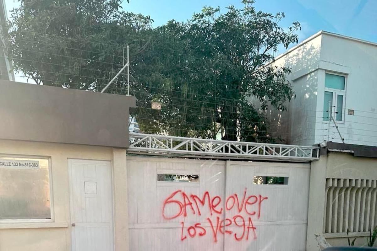 Grafitis y fuegos pirotécnicos en Villa Campestre por muerte de ‘Beto’ Vega