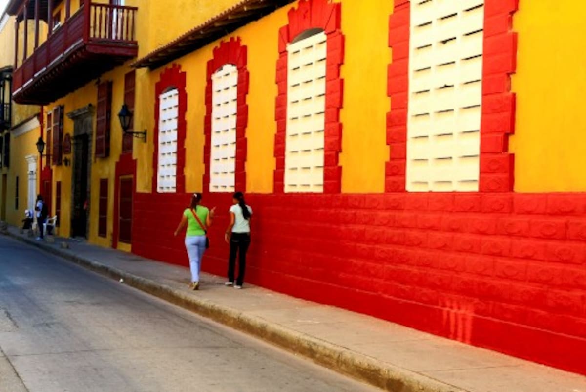 Colegio Mayor Julio Castaño El Universal
