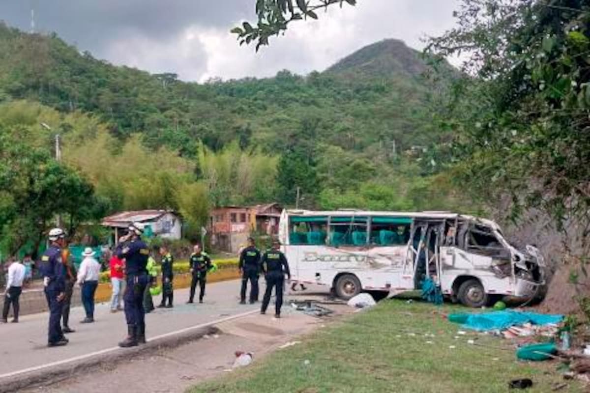 Video: así fue el impactante accidente que dejó 2 muertos y 20 heridos