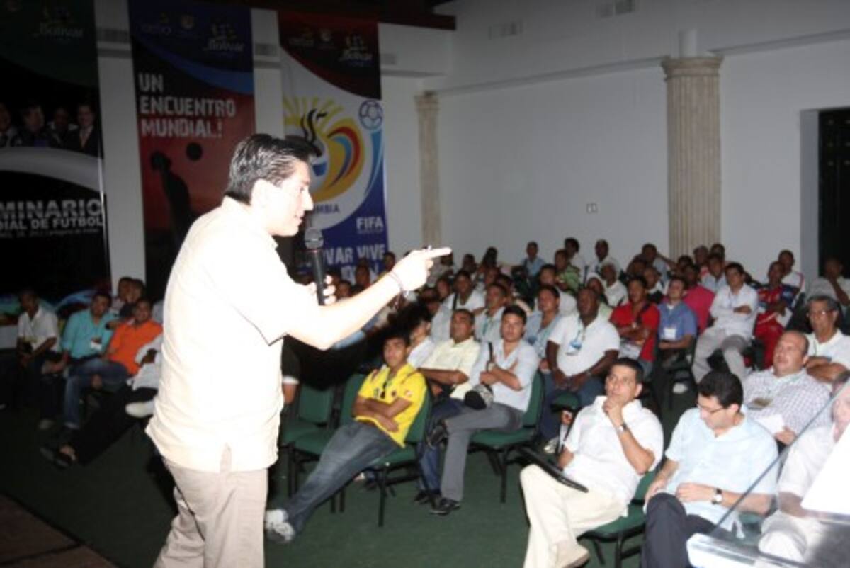 Tito Puccetti manejó el auditorio y mantuvo al público atento. ÓSCAR DÍAZ / El Universal /