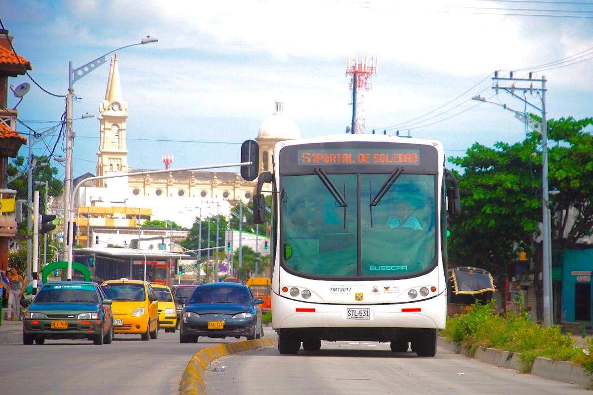 Buscan garantizar transporte a quienes atienden contingencia del COVID-19