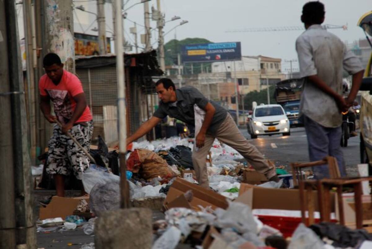 Seis de la mañana. Mercado de Bazurto. KAILLINE GIRALDO - EL UNIVERSAL