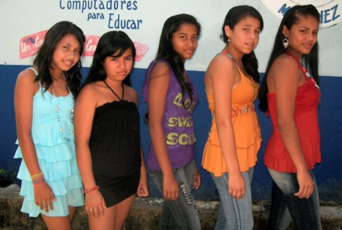 Andrea Arrieta, María Claudia Torres, María José Teherán, Andrea Martínez y Eva Cáceres Porras.