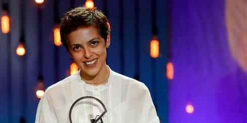 Una joven debutante georgiana hace historia en San Sebastián