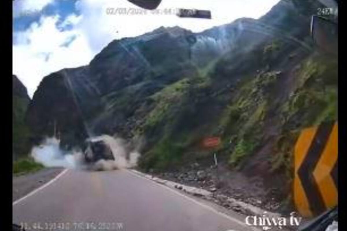 Impactante: Rocas caen sobre plena vía, todo queda grabado en video
