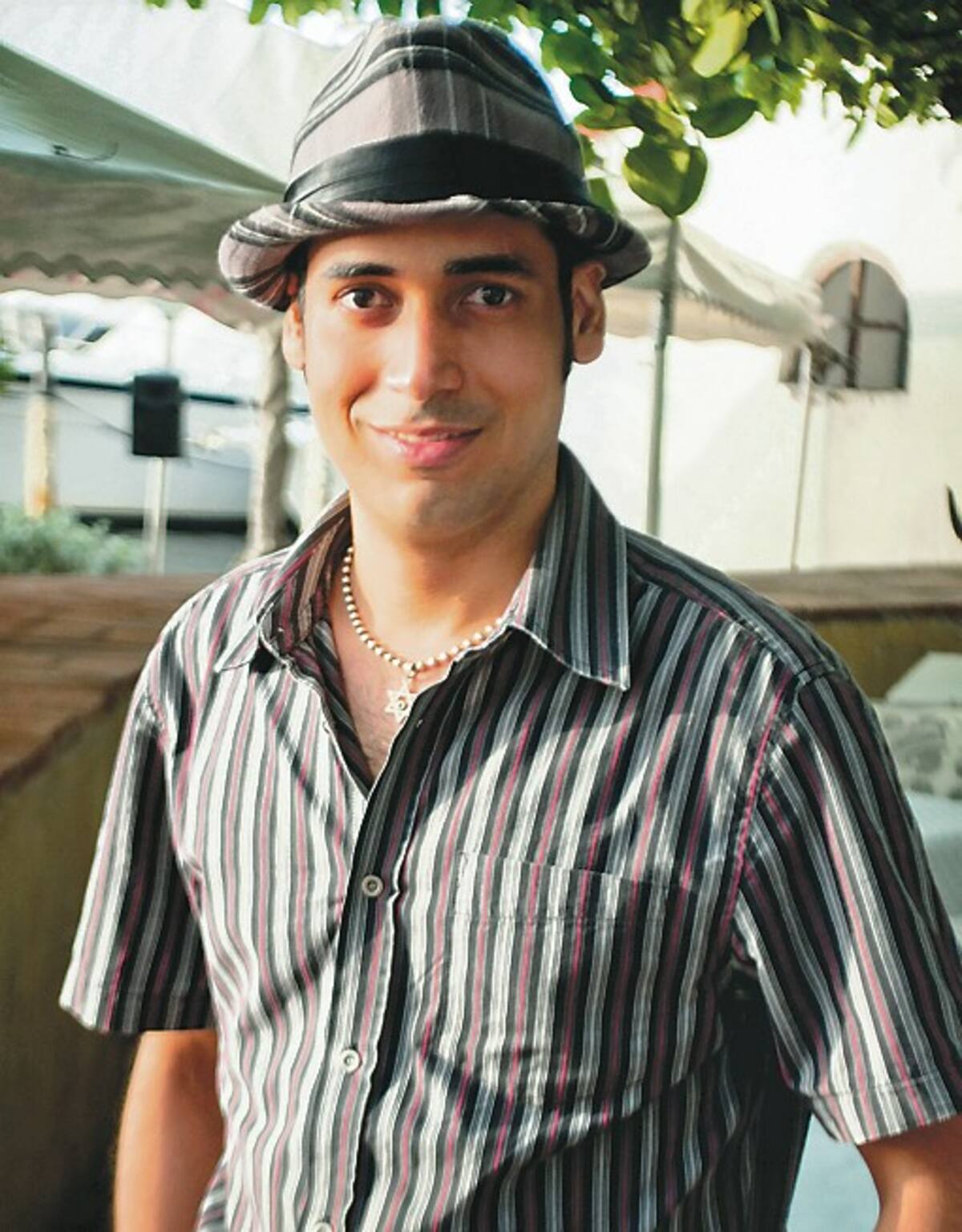 Victor Menco Haeckermann.