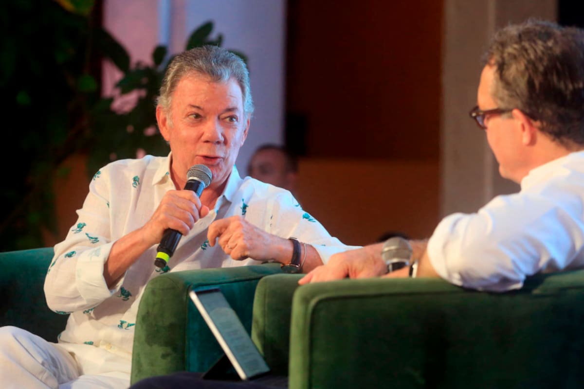 Hay Festival: Santos pide que no persigan los nobeles Amartya Sen y Muhammad Yunus