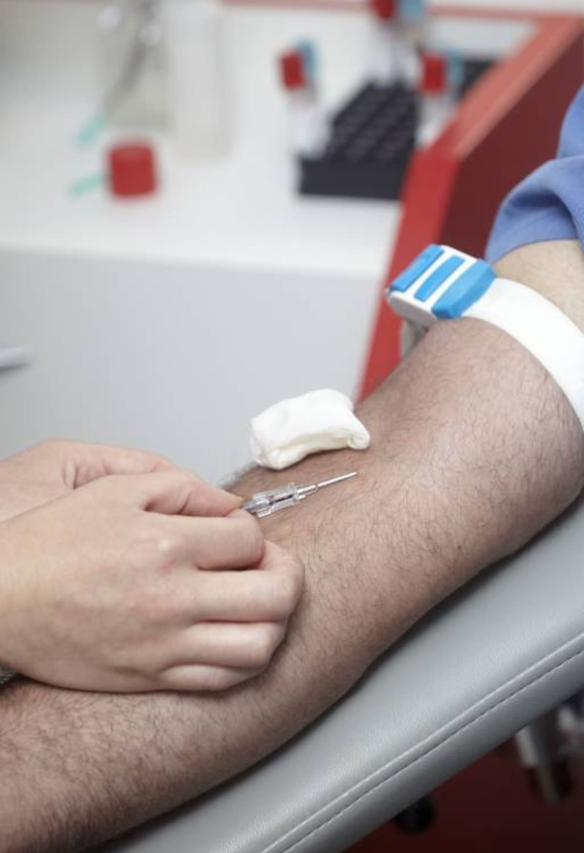 Los pacientes con ataques cardiacos tienen las células endoteliales de la sangre muy grandes, deformes y a veces con múltiples núcleos. 123 ROYALTY FREE