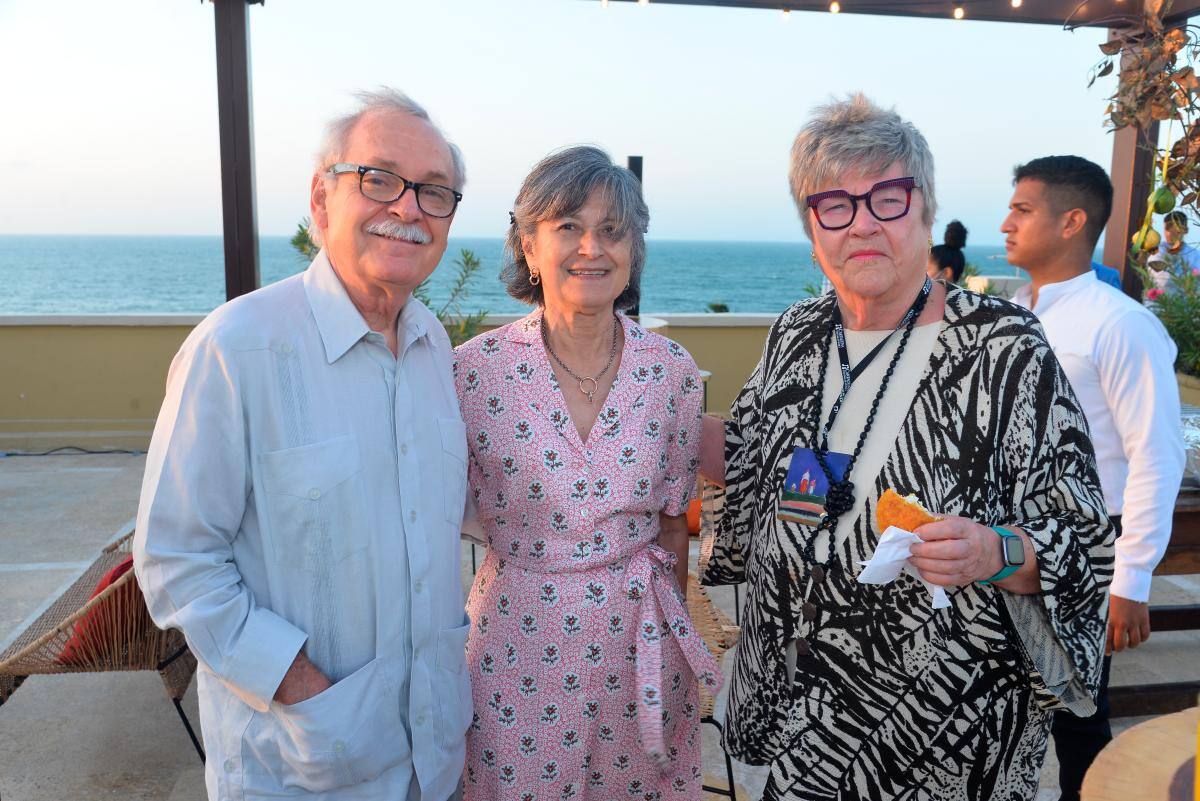 Oscar Morales, Noralva Zota y Julia Tripp.