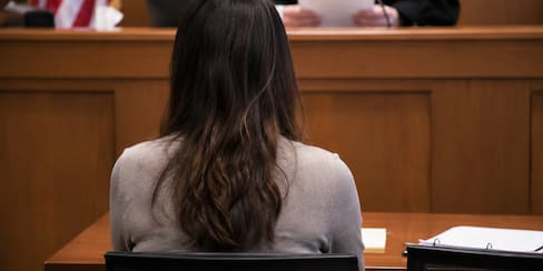 Psicosis posparto: la enfermedad mental detrás del caso Lindsay Clancy, acusada de matar a sus 3 hijos