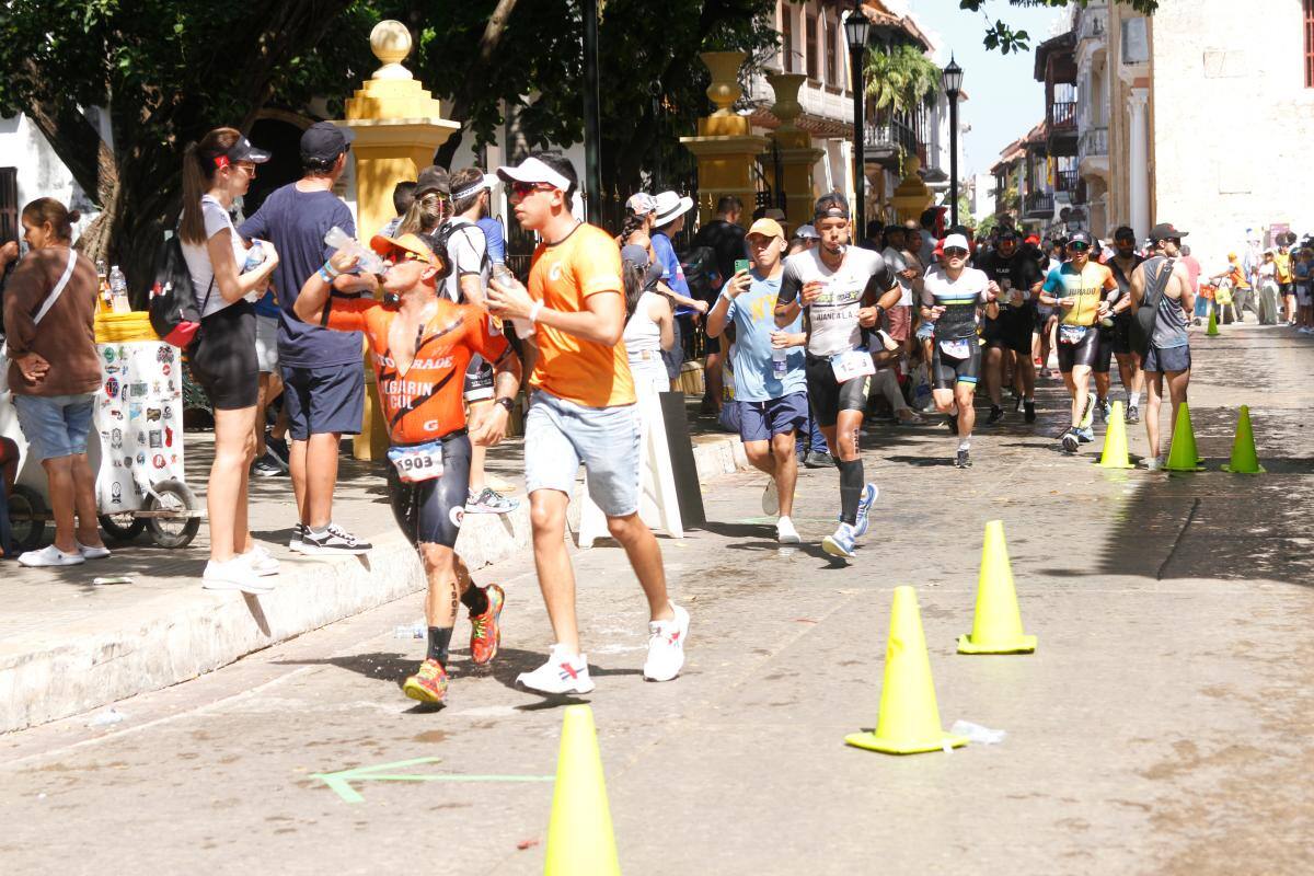 El Centro Amurallado vivió la fiesta Ironman 70.3 Cartagena. //Óscar Díaz - El Universal