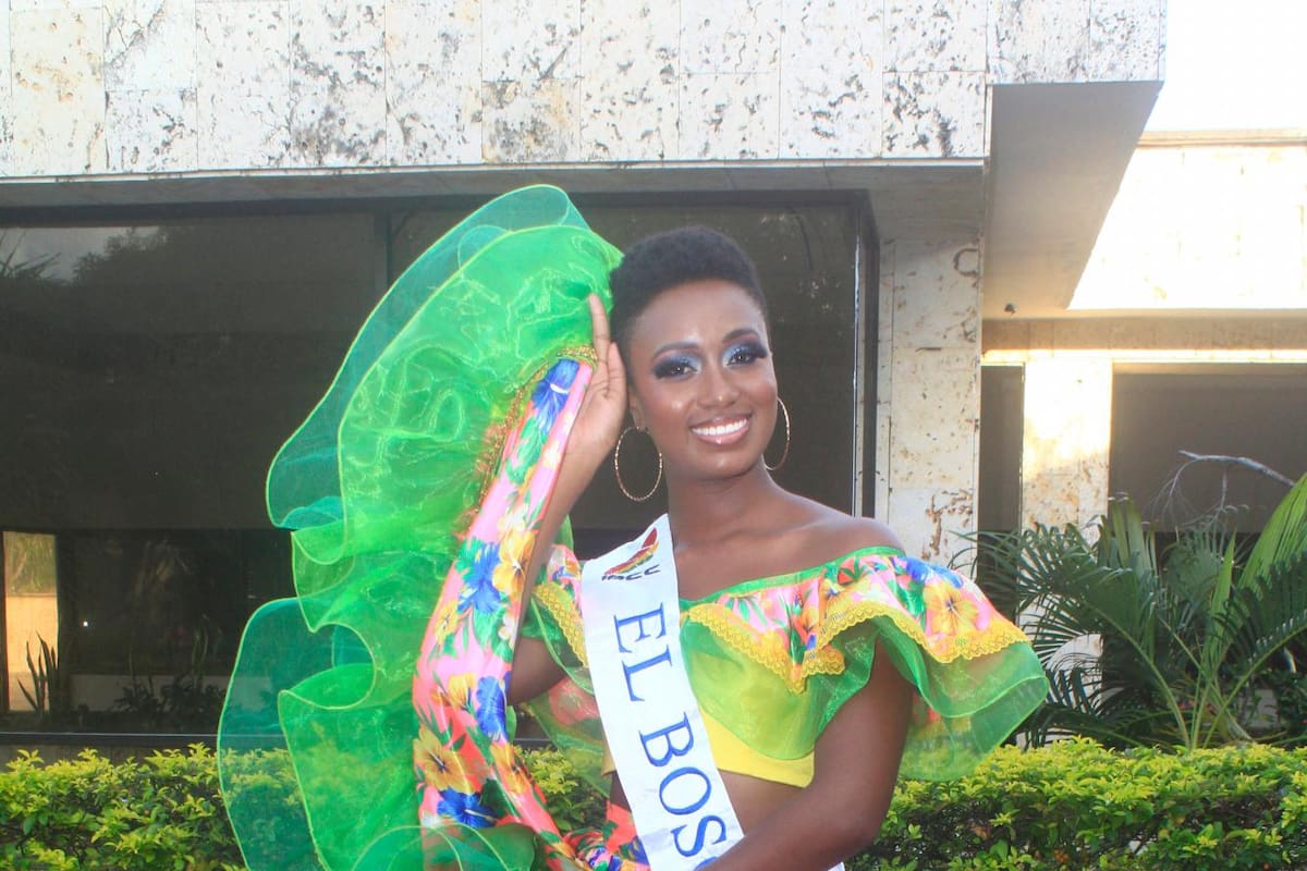 La candidata de El Bosque, Ayele Agyare Lozano, va con todo por la corona