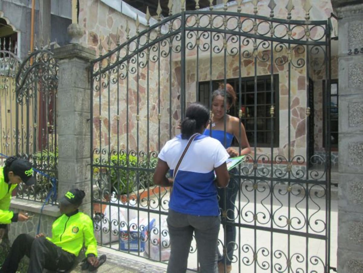 Las rejas se apoderaron de la tranquilidad en los barrios populares.