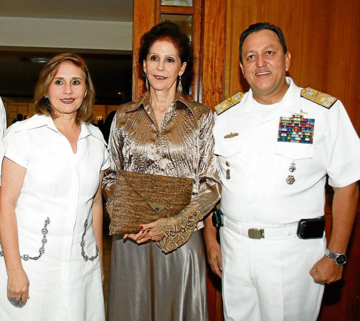 Ana Carmela de Nárvaez, Finita de Benedetti y César Nárvaez.