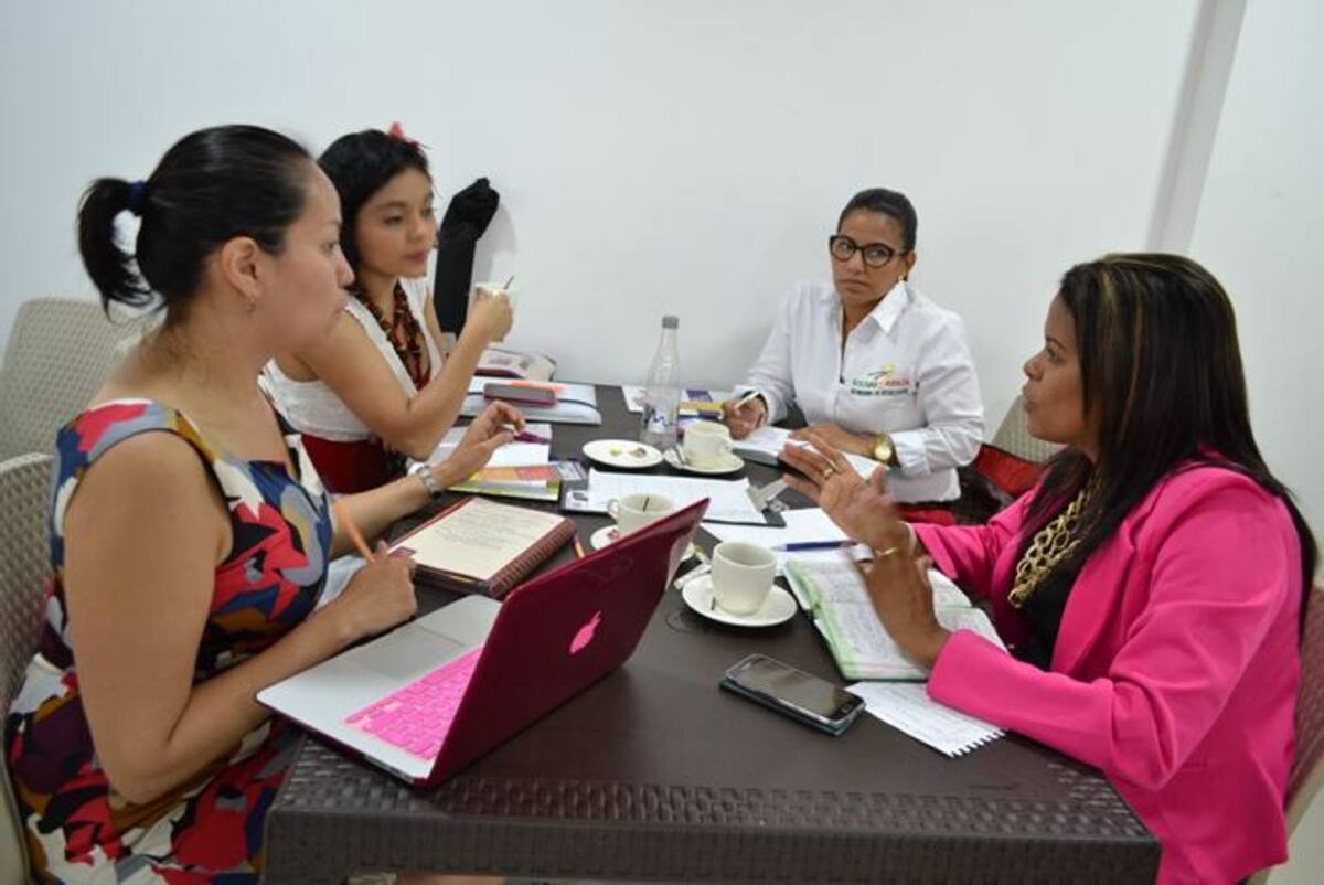 Jackeline Howard, directora de Desarrollo Social sostuvo que desde la Gobernación se trabaja para darle nuevas oportunidades a las mujeres en la región. Cortesía.