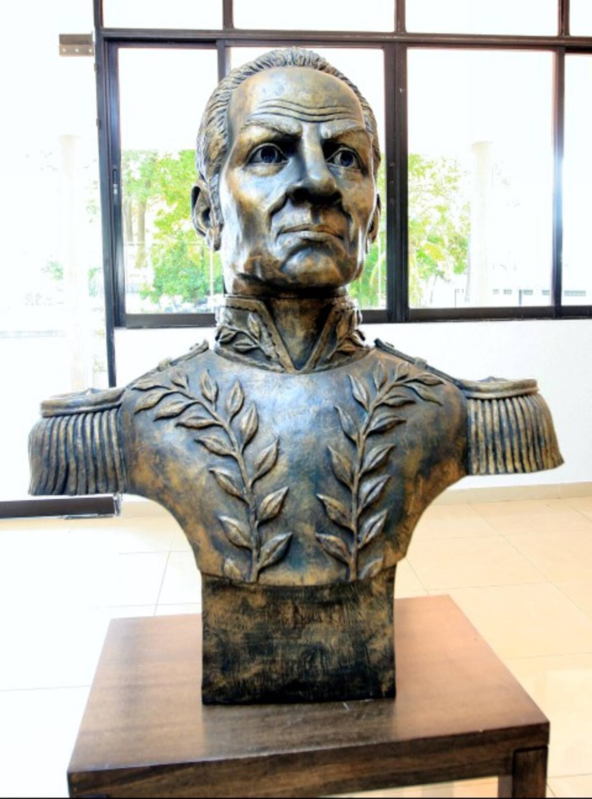 La estatua de Padilla en la Escuela Naval de Cartagena.