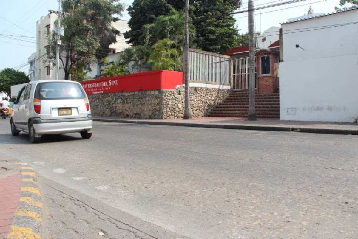 Cebras borradas a la altura de la Clínica Cartagena del Mar. ELUNIVERSAL.COM.CO