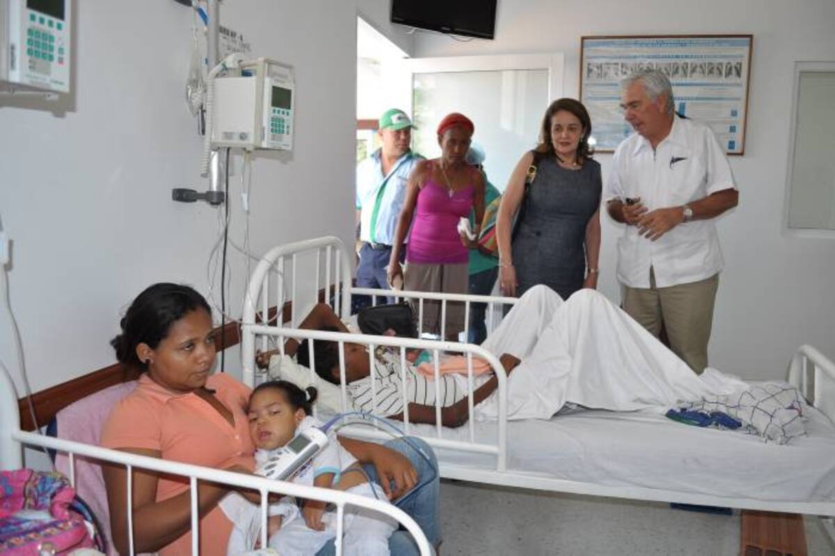 Nereida Humanez de Terán fue recibida por el doctor Jaime Truco, presidenre de la Junta Directiva de la Casa del Niño. Cortesía