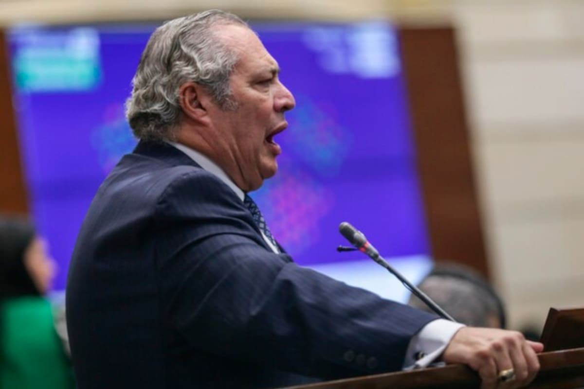 Corte Suprema abre indagación al senador Iván Name por presunta compra de votos