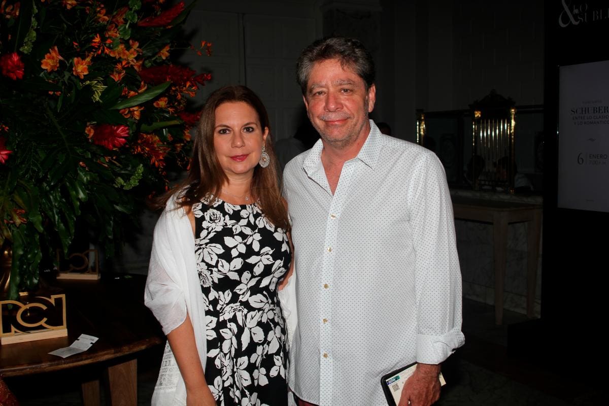 Mana Torres y Bruce Mac Master.