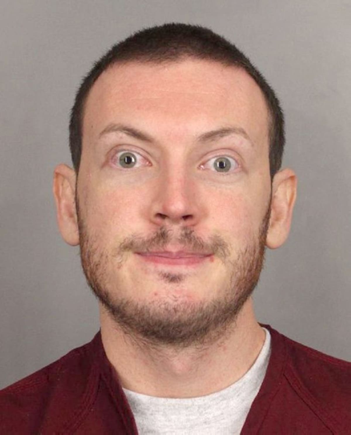 James Holmes está acusado de dos cargos de asesinato en primer grado por cada una de las 12 personas que murieron en el ataque. AFP HO