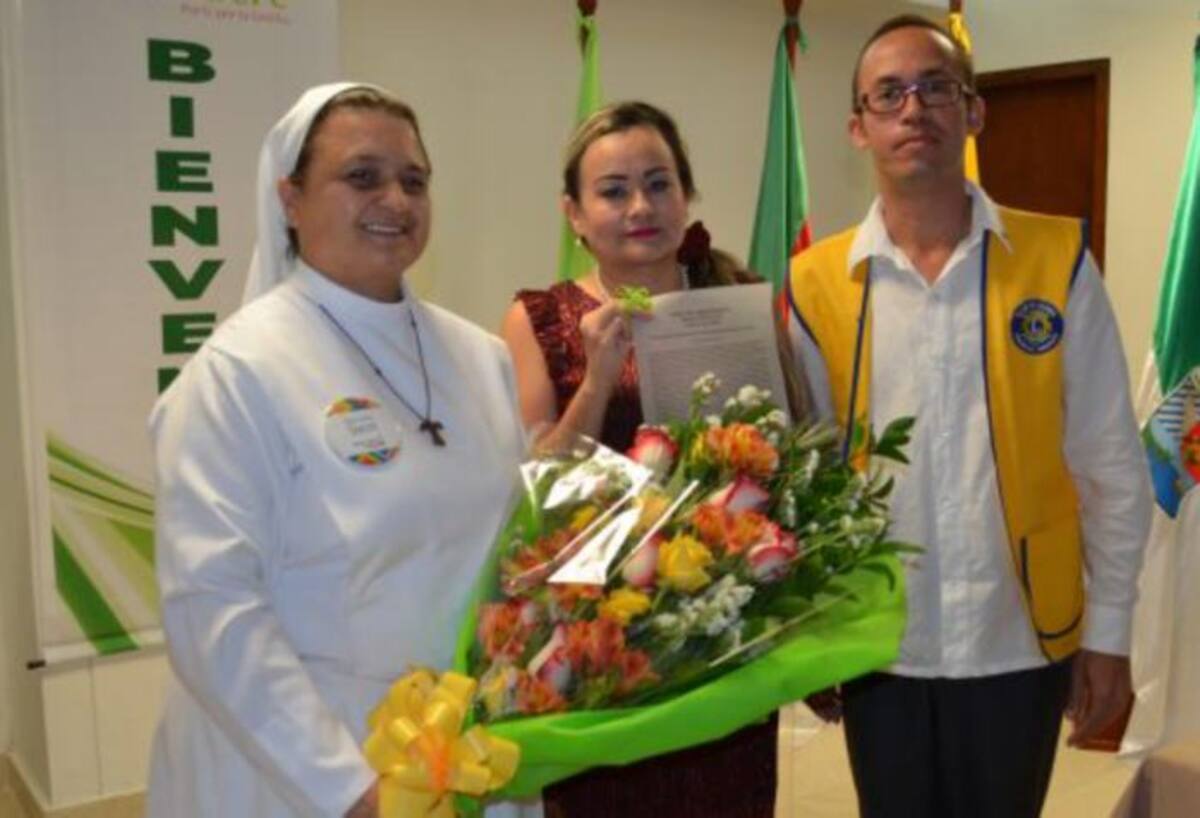 La elección de la hermana como Mujer Cafam Sucre 2018 la postula de manera automática al Premio Cafam a la Mujer Colombia, donde representará al departamento.