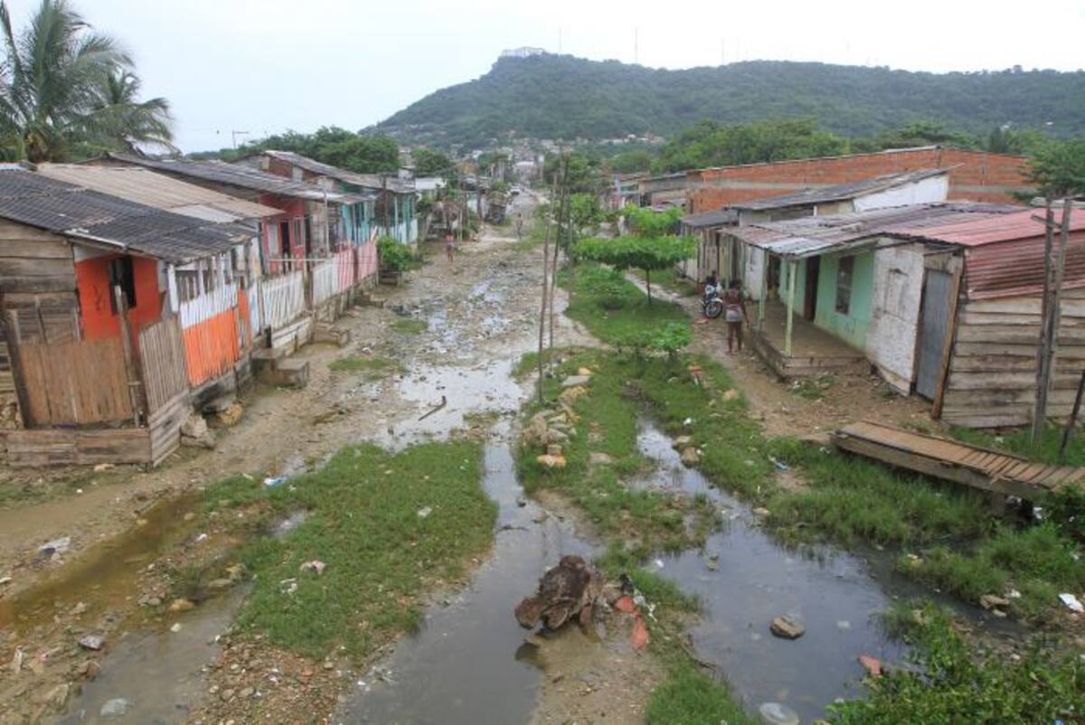 Después de un aguacero, las calles son intransitables. foto julio castaño
