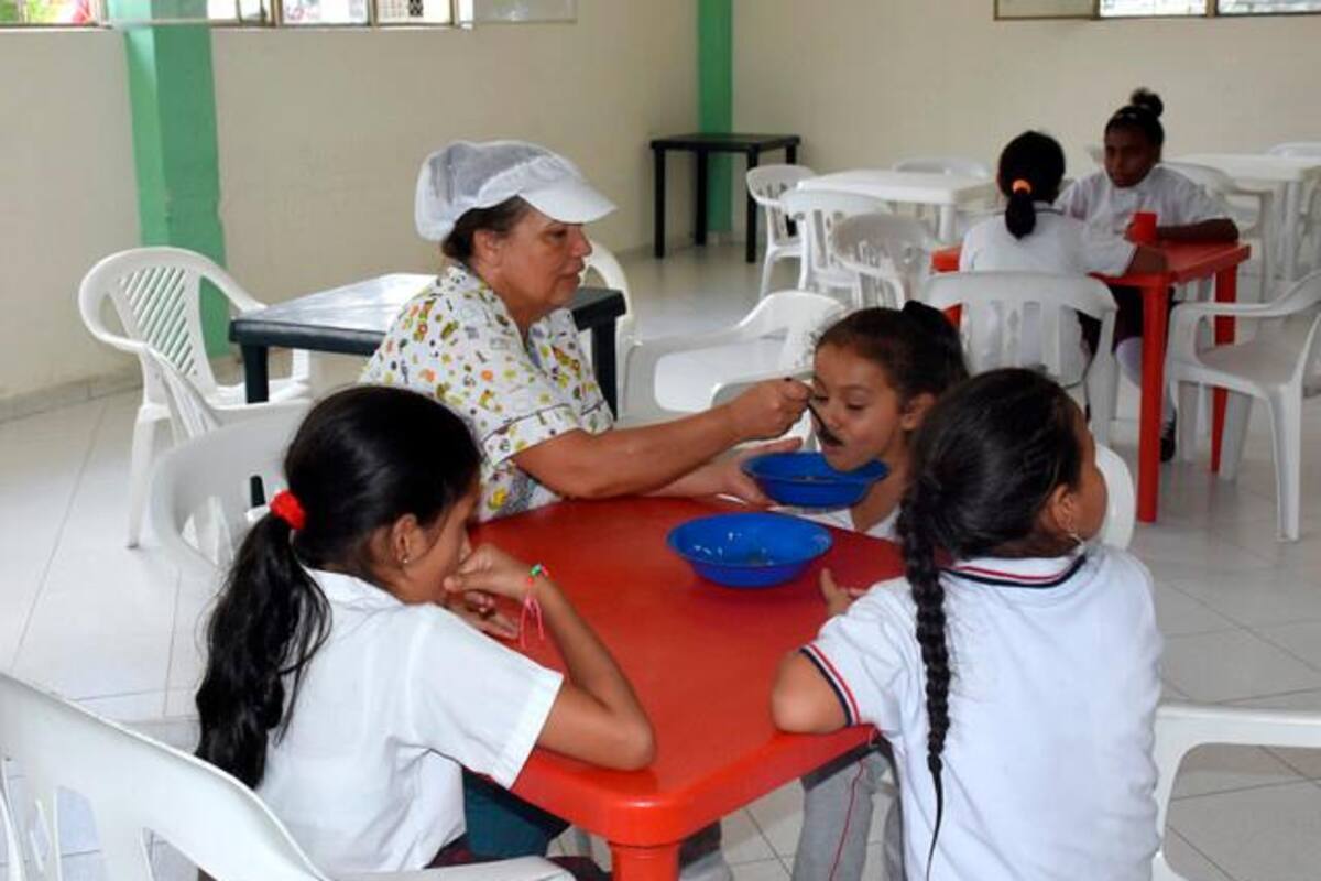 PAE: estudiantes de cinco regiones siguen sin alimentación escolar