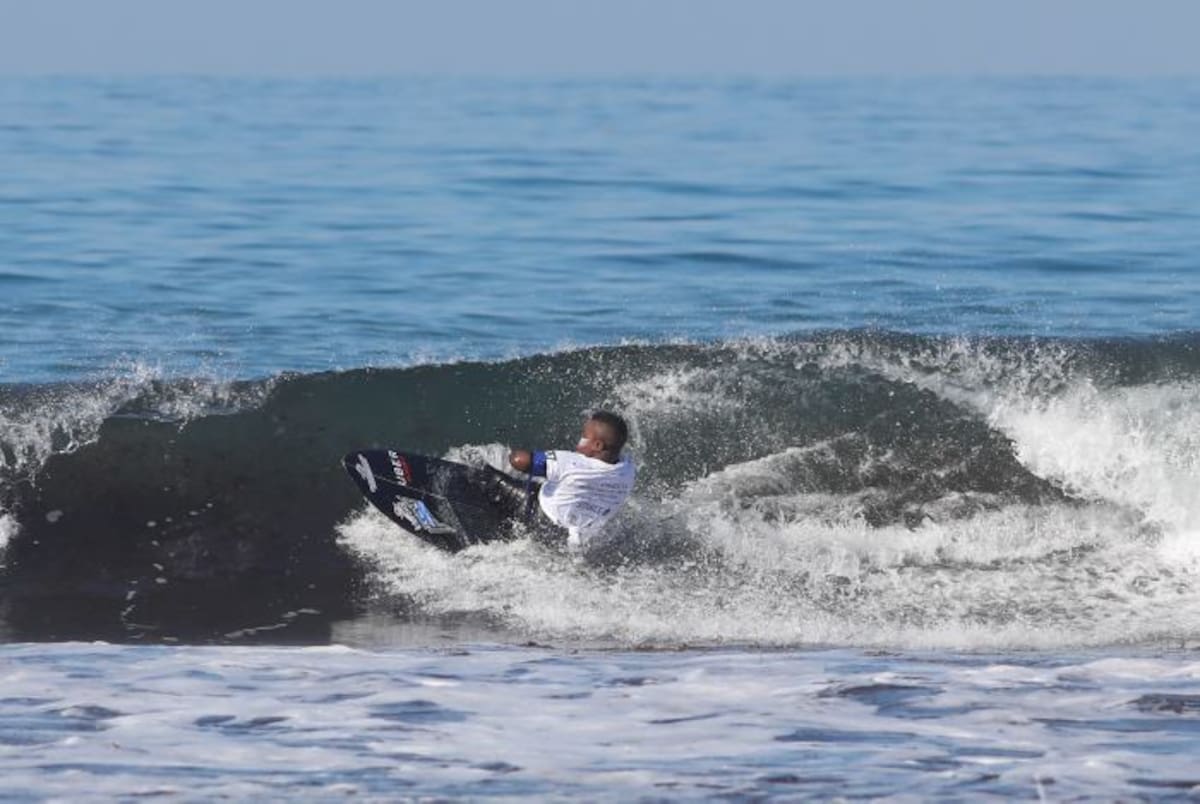 Freddy Marimón es el primer colombiano que se clasifica a la final de un Mundial de surf. CORTESÍA