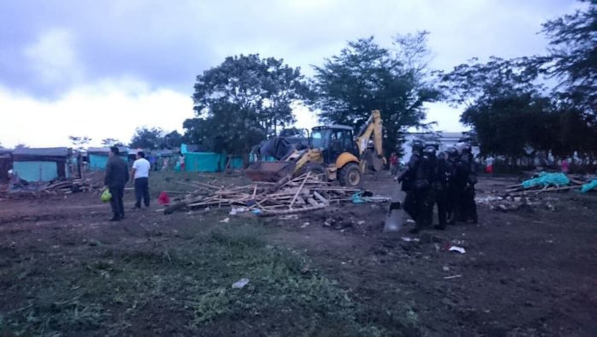 Fuerza Pública derribó cambuches en Mocarí. NIDIA SERRANO