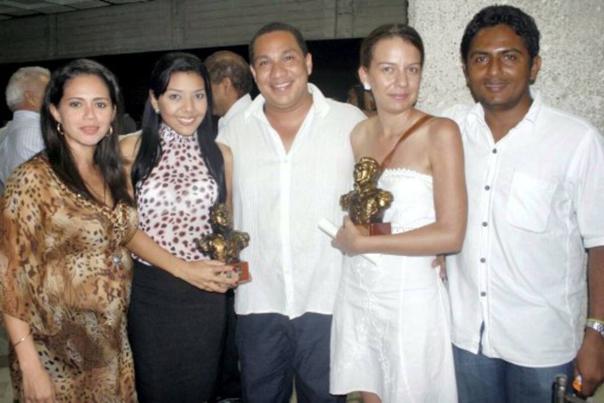 Luz Elena Turcios, Herlinda Pérez, Manuel Santiago Pérez, Shary Pérez Olascuaga, y Cesar Tatis.