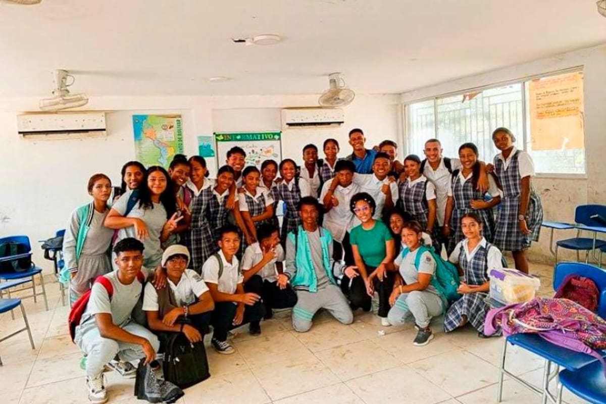 Estudiantes de I.E. de San Estanislao y Clemencia reciben educación en valores