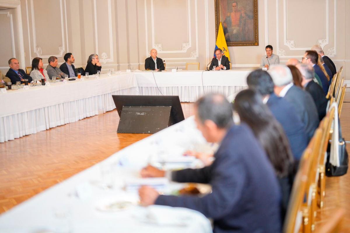 Hubo reunión de Petro y la delegación negociadora del Gobierno con el ELN