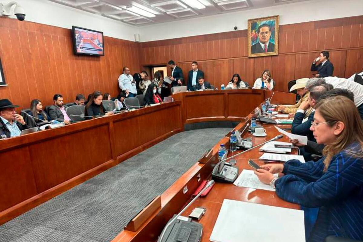 Petro no tiene mayorías en la Comisión Séptima para su reforma a la salud