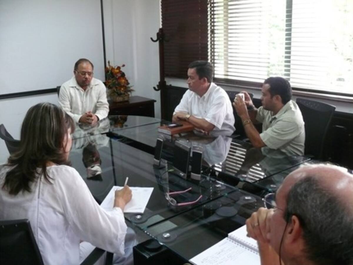 Reunión entre el rector de Unicórdoba, Emiro Madera, y el alcalde de Planeta Rica, Óscar Díaz.