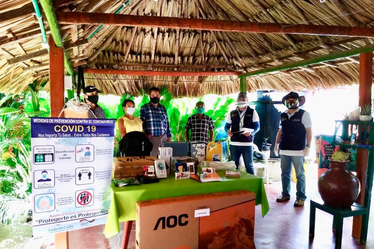 570 excombatientes se benefician con tecnología y capacitaciones